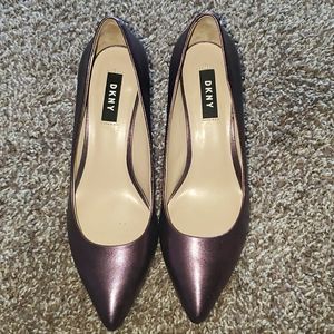 DKNY Elie Mid Pump Purple Leather Size 7